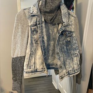 Two tone sleeve acid wash hooded denim jacket L